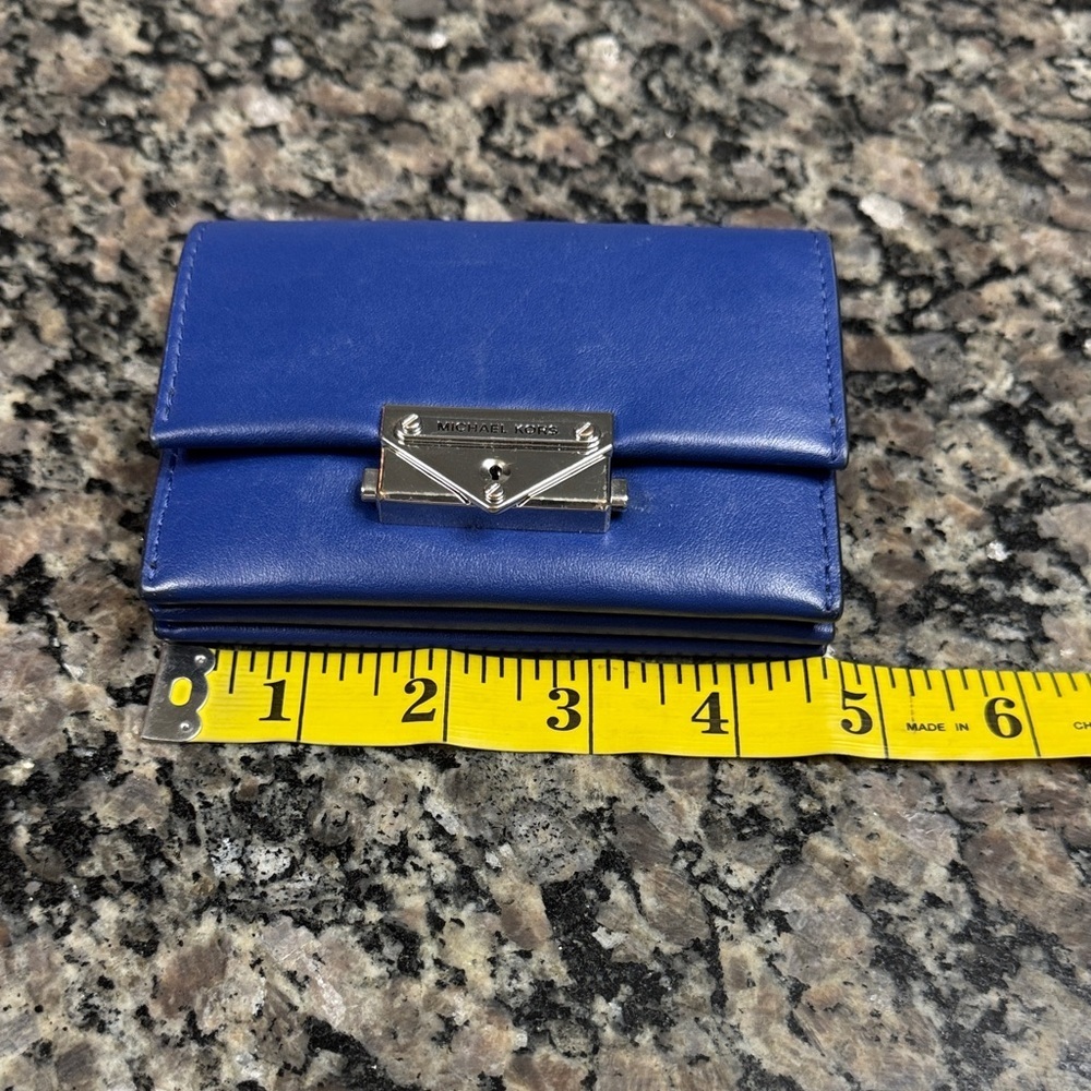 Michael Kors Cece Cobalt Blue Card Wallet with Silver Clasp EUC - Picture 13 of 15